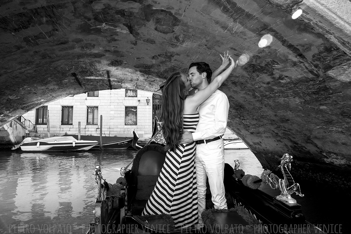 Fotografo a Venezia per servizio fotografico coppia innamorati 
