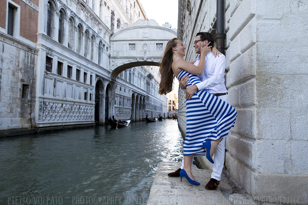 Fotografo a Venezia per servizio fotografico coppia innamorati 