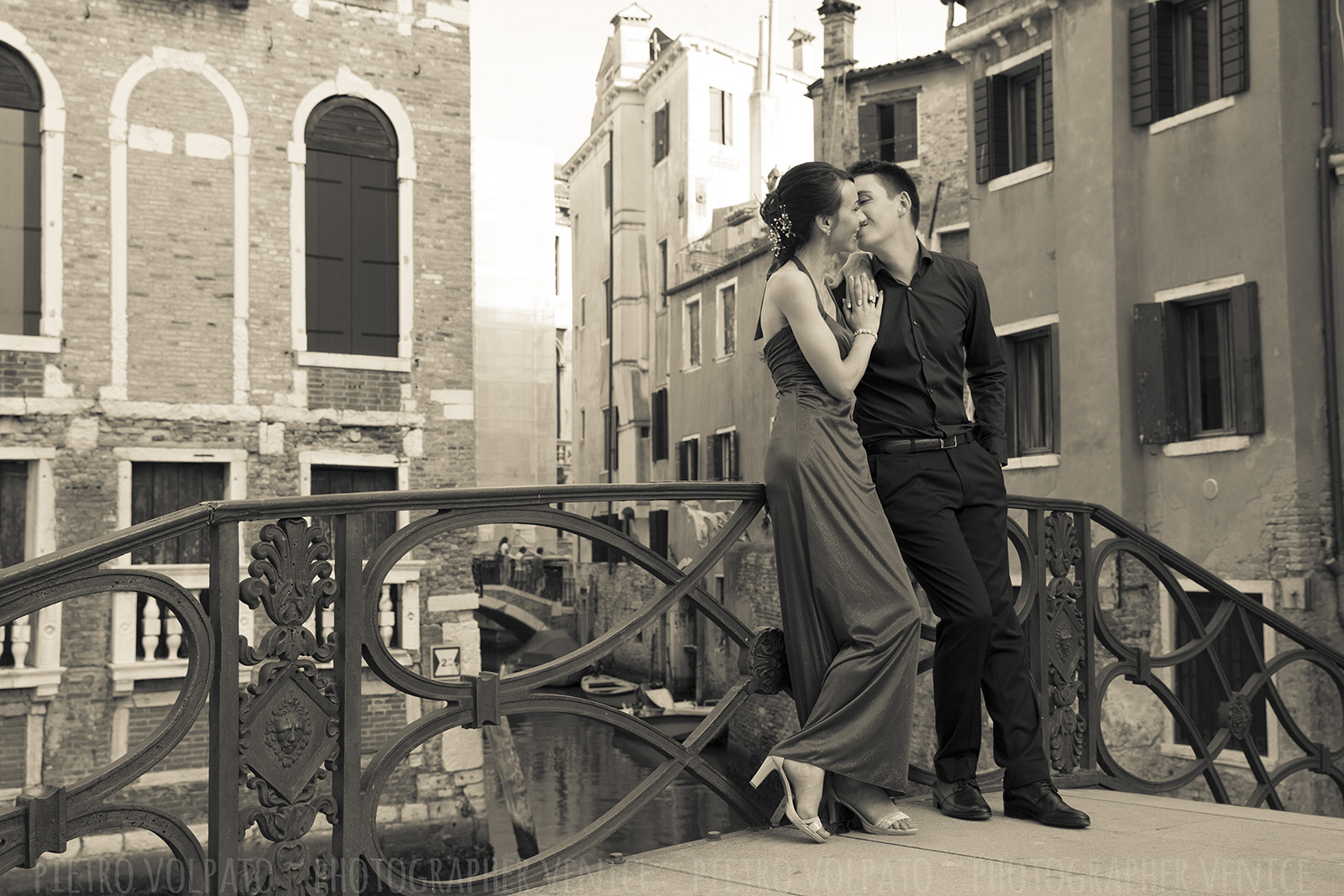 Venezia servizio fotografico viaggio di nozze ~ Passeggiata e giro in gondola ~ Fotografo Venezia servizio foto luna di miele