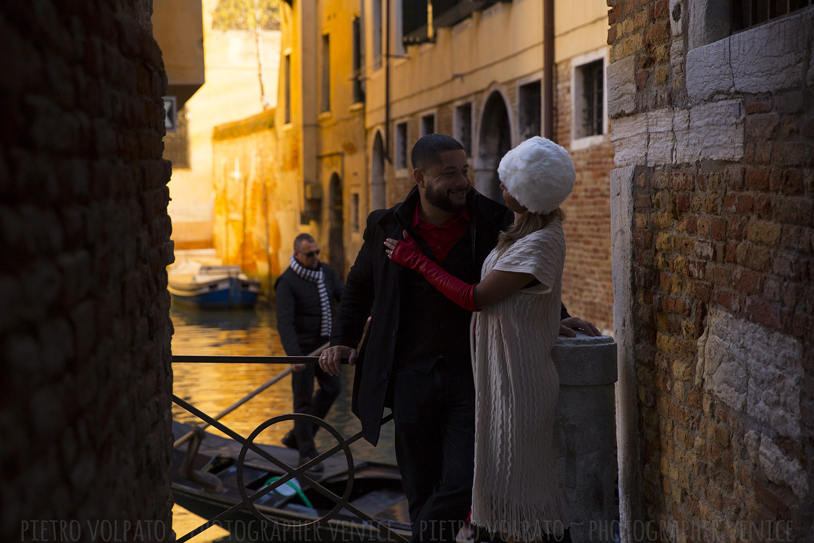 Ingaggiatemi come fotografo per la vostra vacanza romantica a Venezia ~ Foto di una indimenticabile passeggiata e giro in gondola