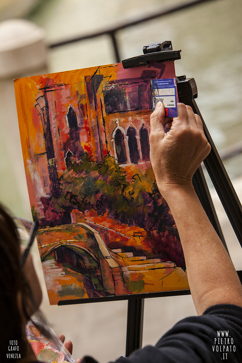 Fotografo professionista per corsi di fotografia e workshop foto personalizzati e individuali a Venezia durante una passeggiata