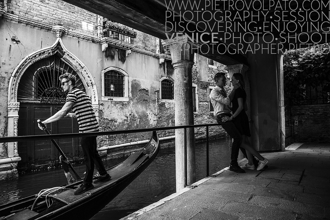 Love story, servizio fotografico di coppia a Venezia realizzata dal fotografo locale Pietro Volpato.