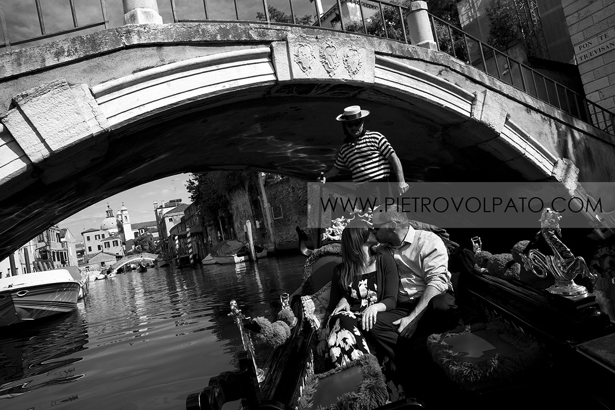 fotografo Venezia servizio foto gondola