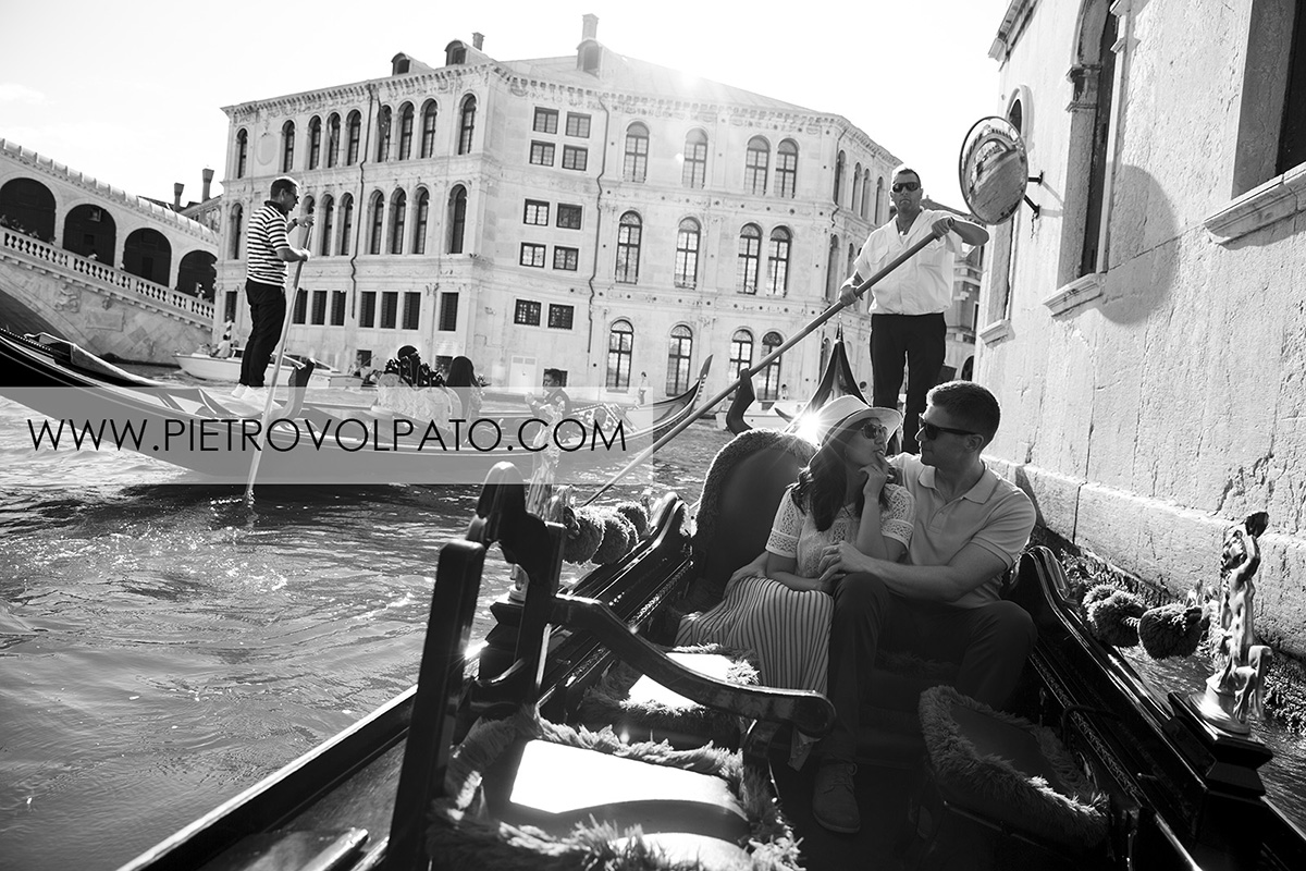 Venezia servizio foto in gondola
