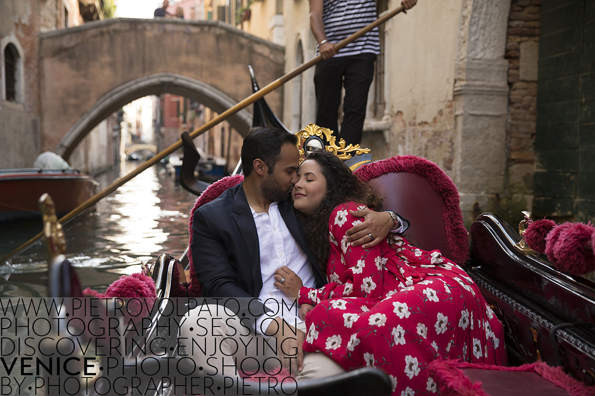 venezia servizio fotografico innamorati gondola