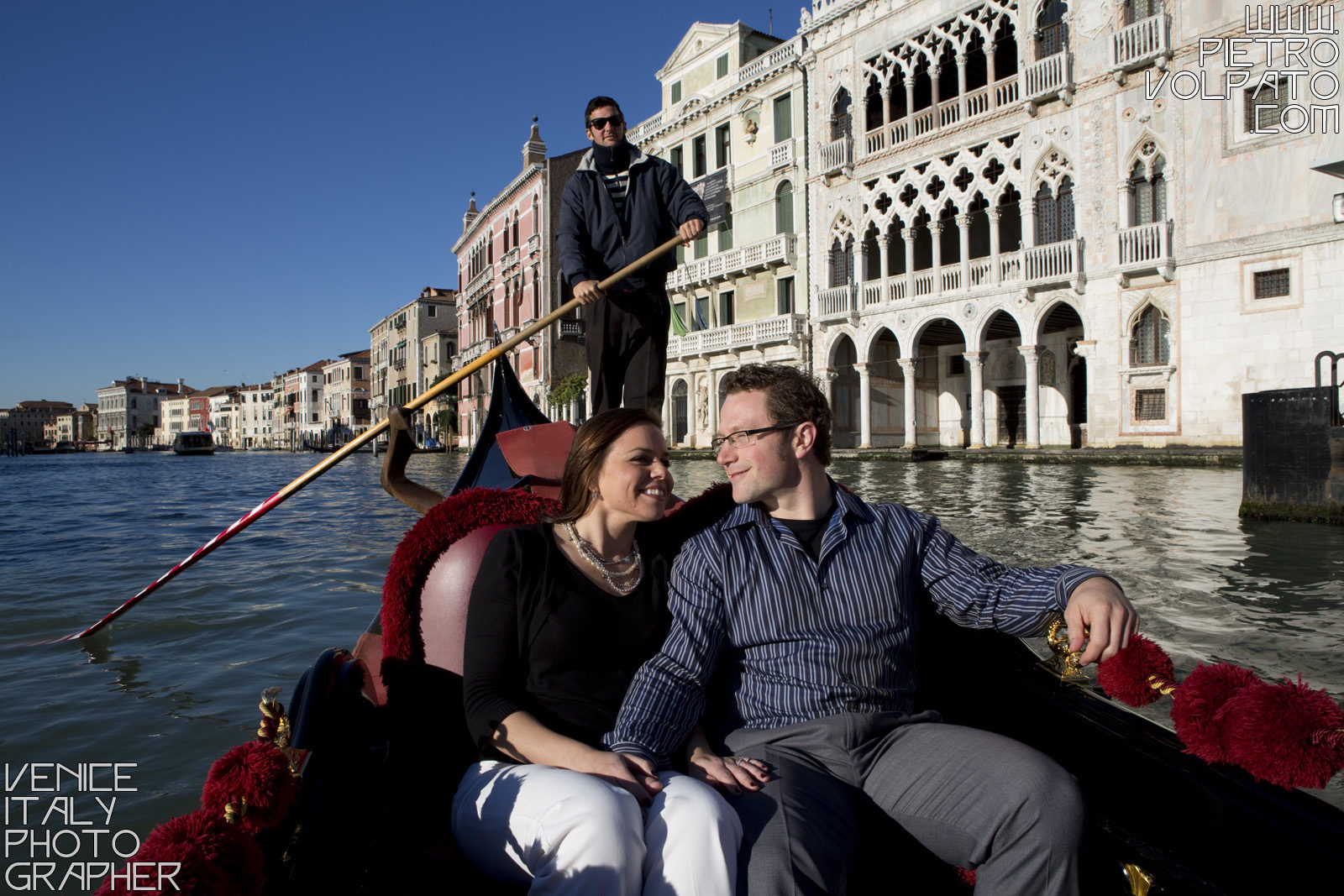 Photographer in Venice Italy for engagement photo shoot and tour for couple on vacation ~ Romantic and fun Venice photo walk