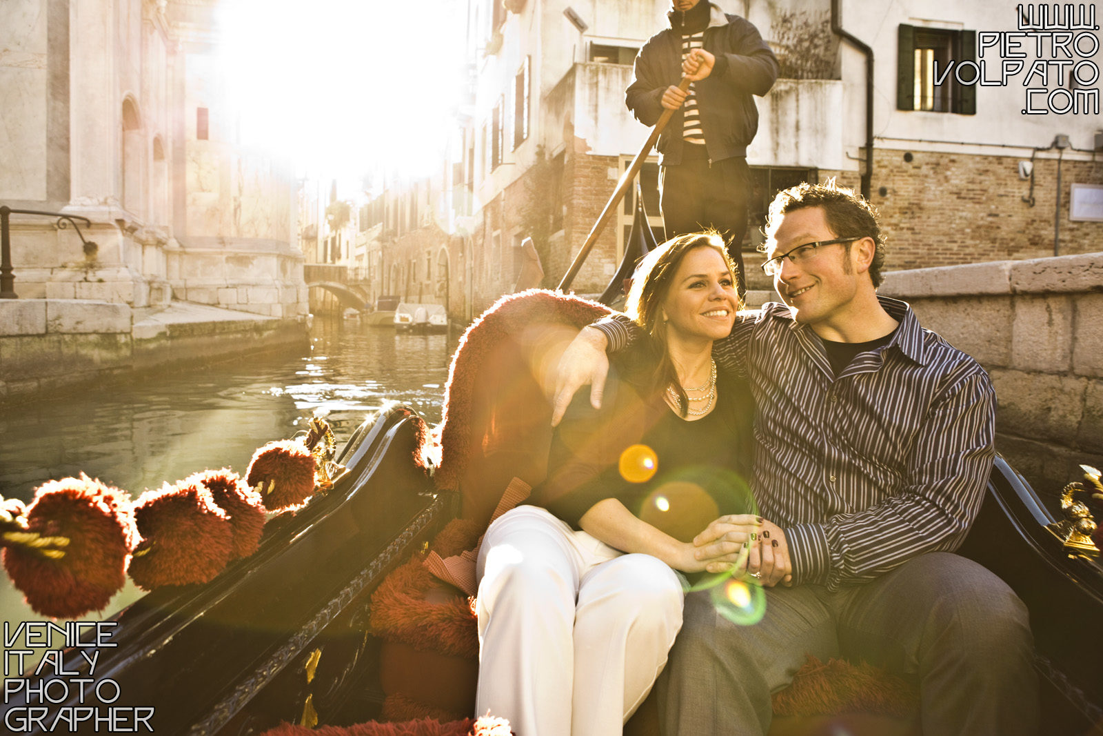 Photographer in Venice Italy for engagement photo shoot and tour for couple on vacation ~ Romantic and fun Venice photo walk