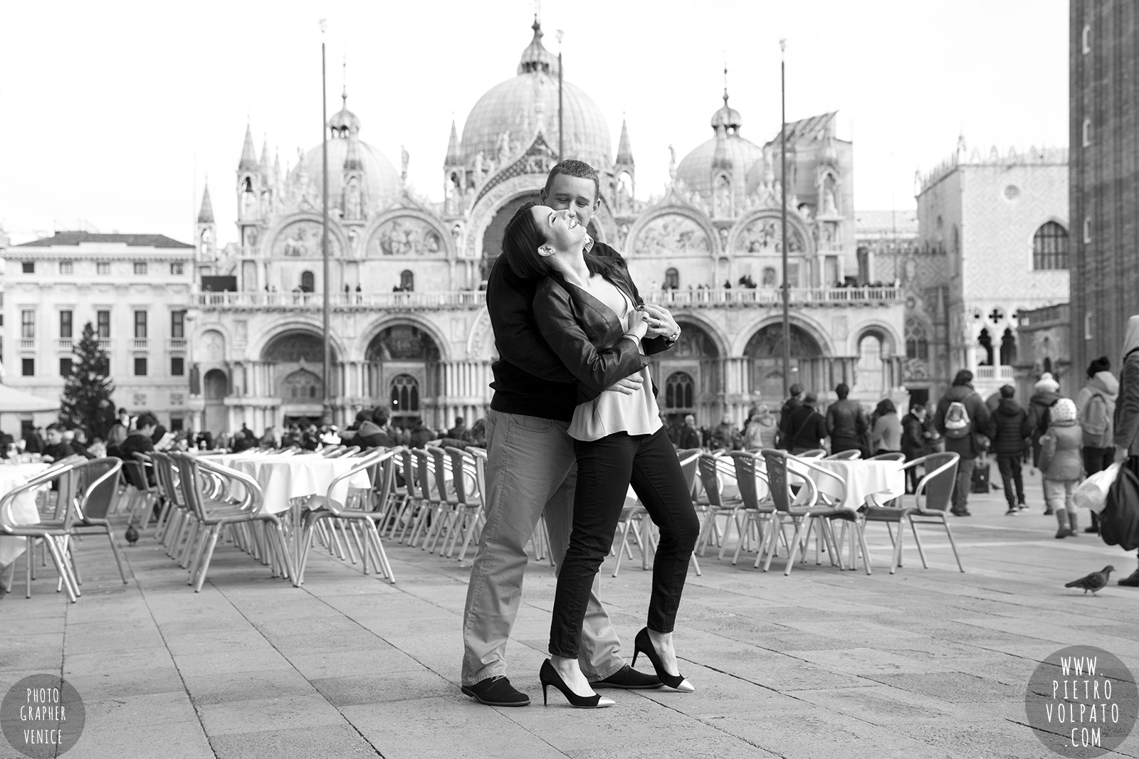 pre wedding love story photoshoot in venice italy photographer pietro volpato