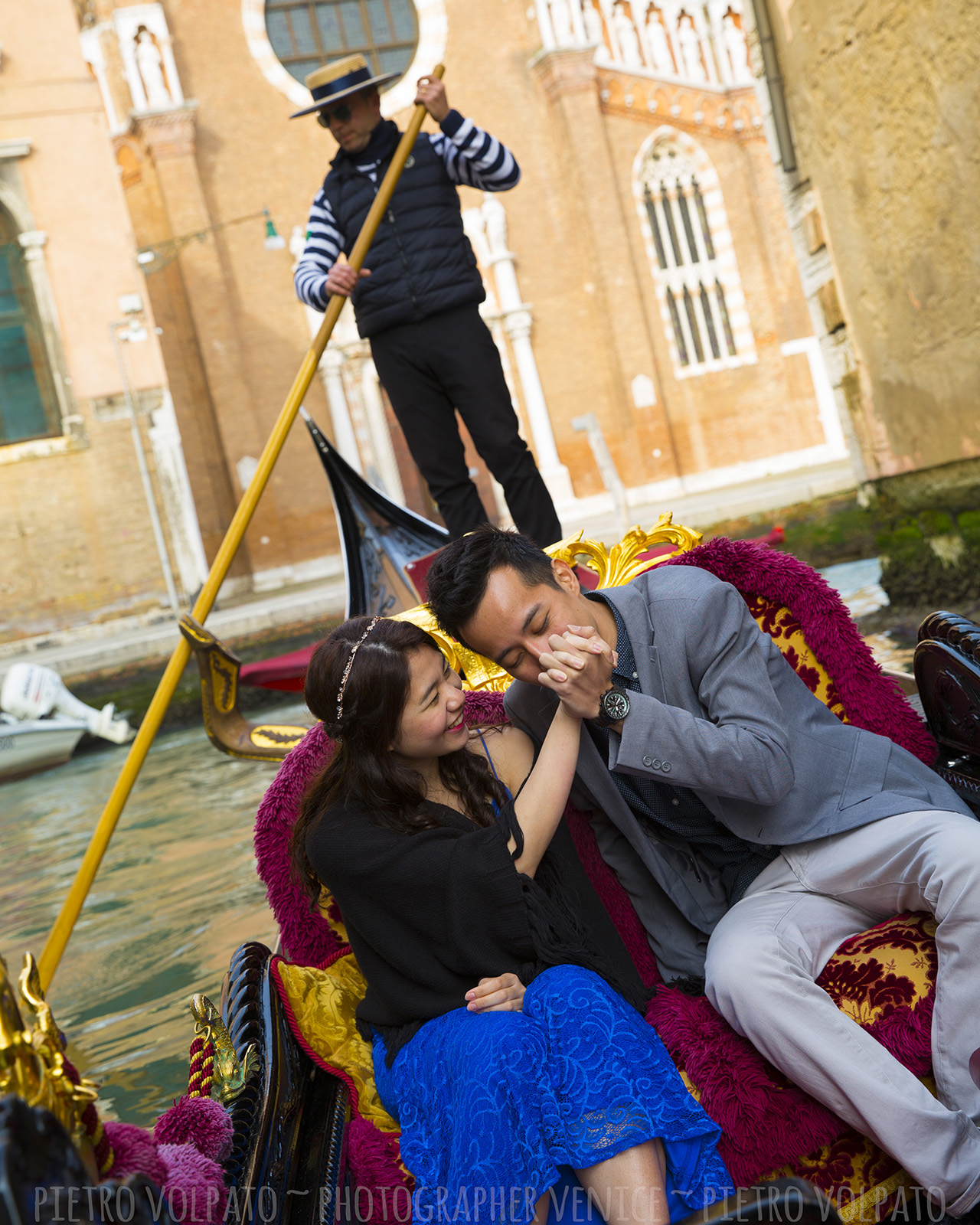 photographer venice romantic couple photo session tour