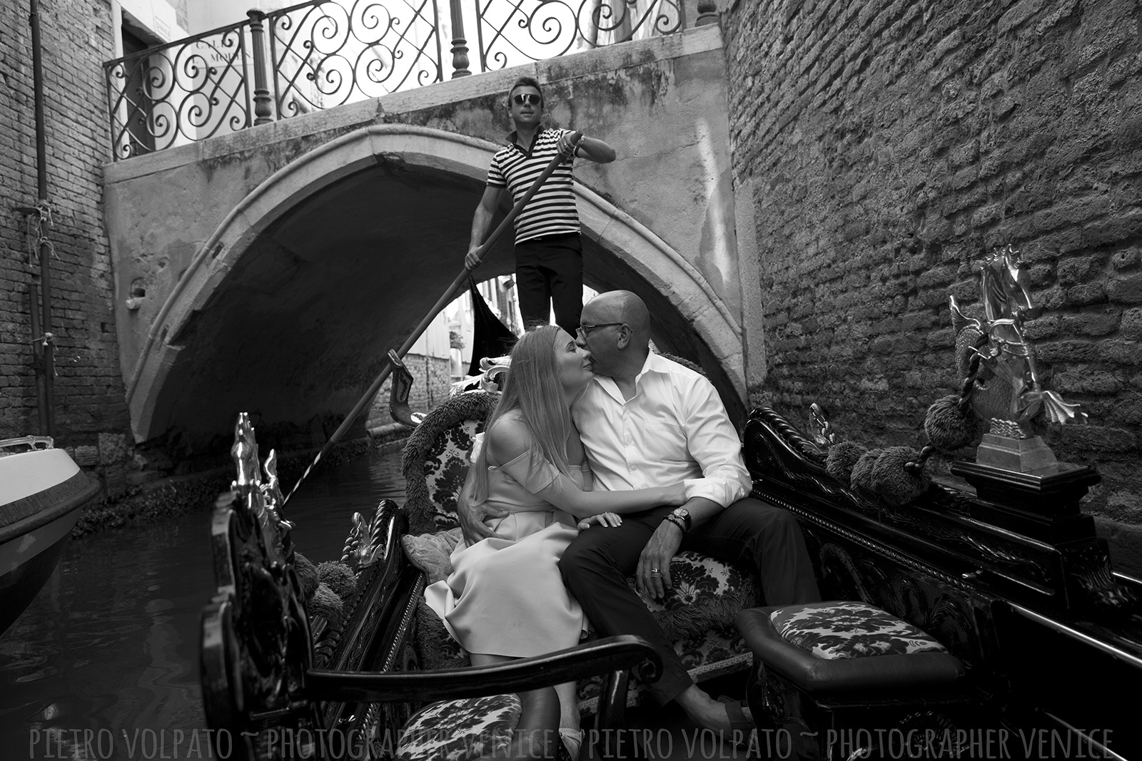 Photographer in Venice for vacation photo shoot