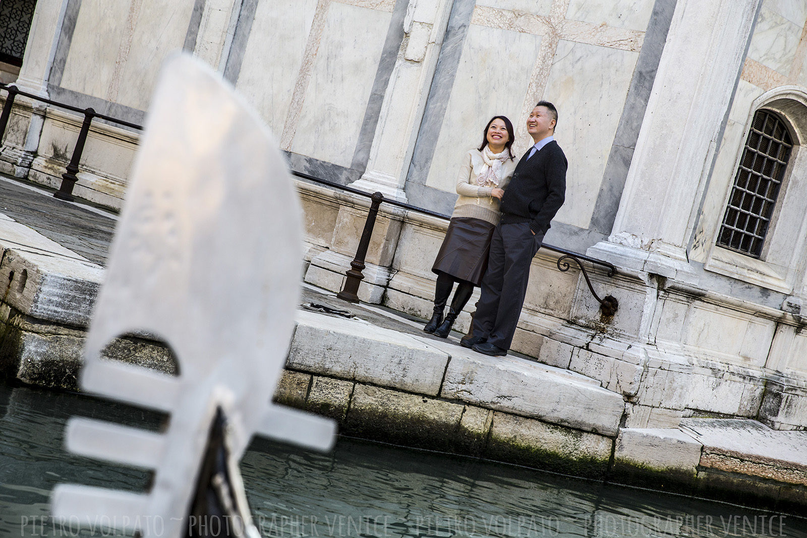 Couple photo shoot in Venice with photographer ~ Vacation photography session and tour in Venice ~ Photographer in Venice