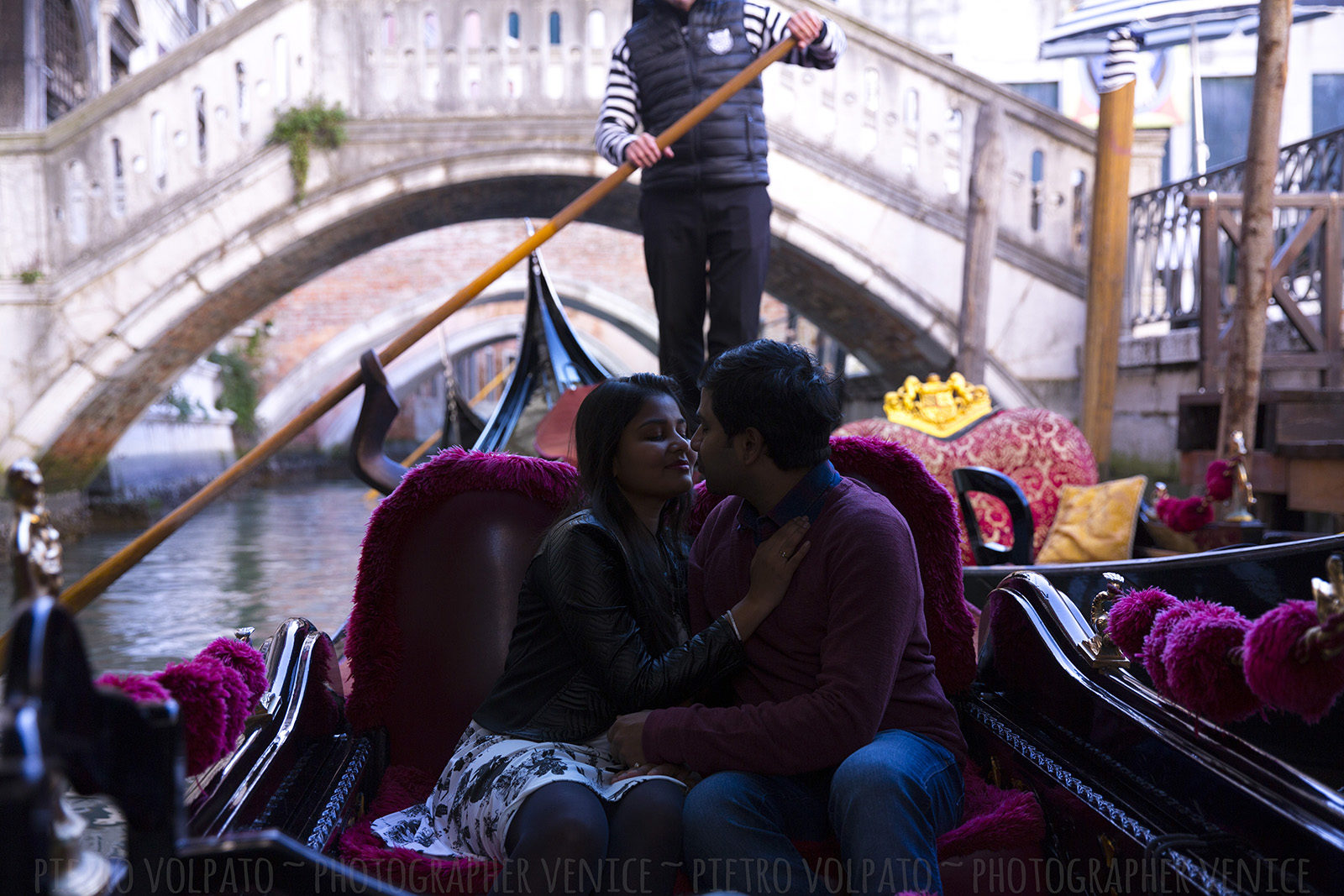 Photographer in Venice Italy for couple vacation photo shoot during an amazing walking tour and gondola ride