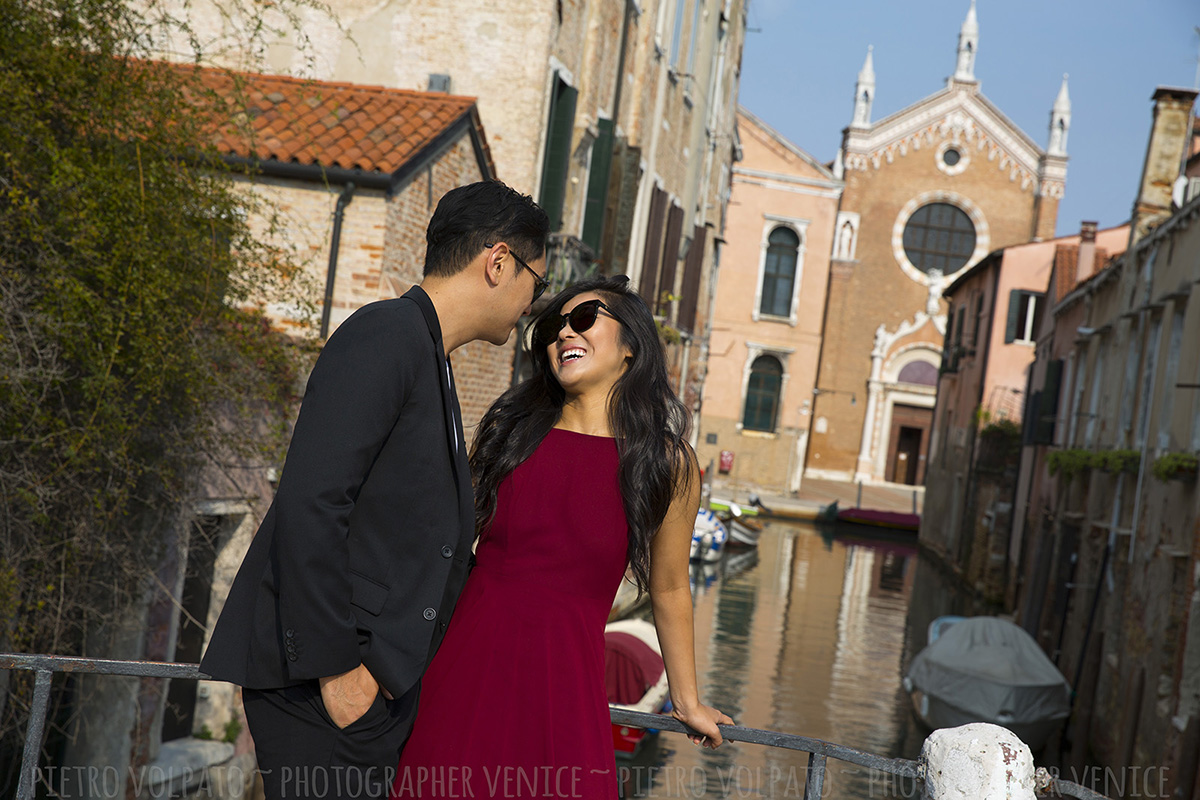 honeymoon photographer venice italy