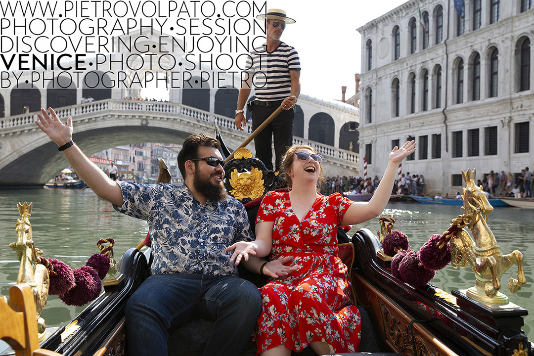 Photographer in Venice providing couple vacation photography sessions. Romantic and fun photo shoot.