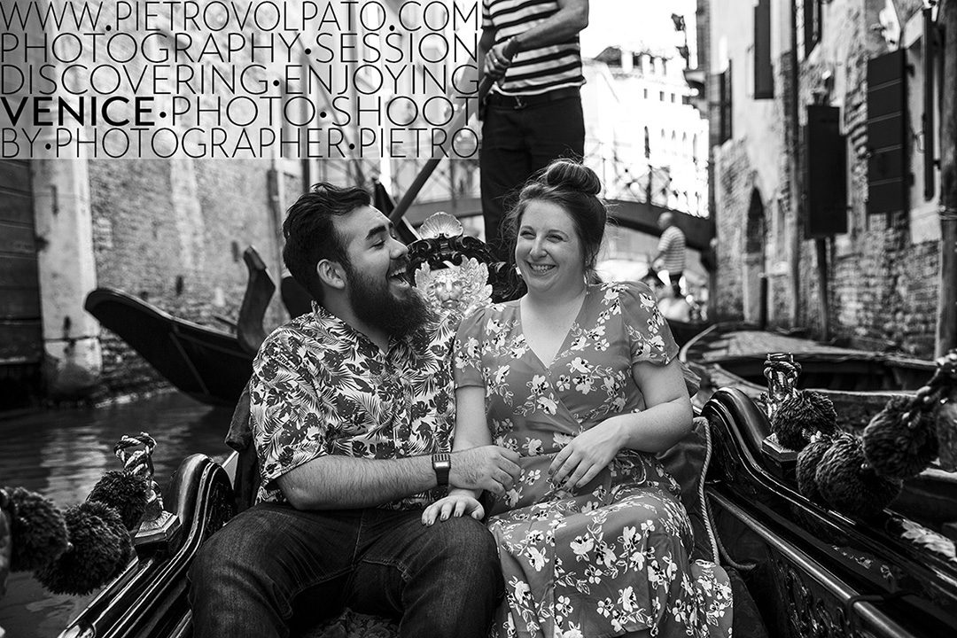 Photographer in Venice providing couple vacation photography sessions. Romantic and fun photo shoot.