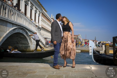 Photographer in Venice for Anniversary Photos and Tour