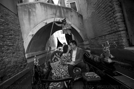 Venice Romantic Couple Photo Session and Tour