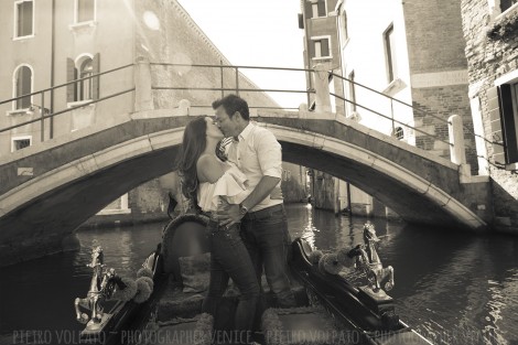 Honeymoon Photographer in Venice Italy