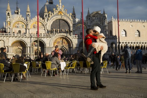 Photographer Venice Love-Story Vacation Photos