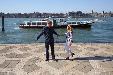 Venice Couple Photoshoot and Tour with Photographer