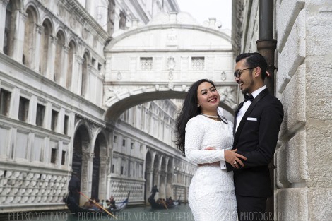 Venice Wedding Photographer for Honeymoon Photoshoot