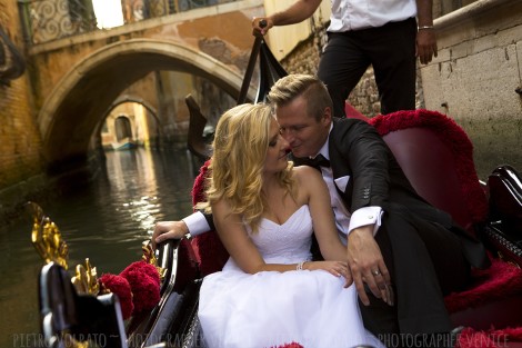 Venice Wedding Photographer for Photos and Tour