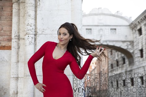Venice Photo Shoot Experience by Local Photographer